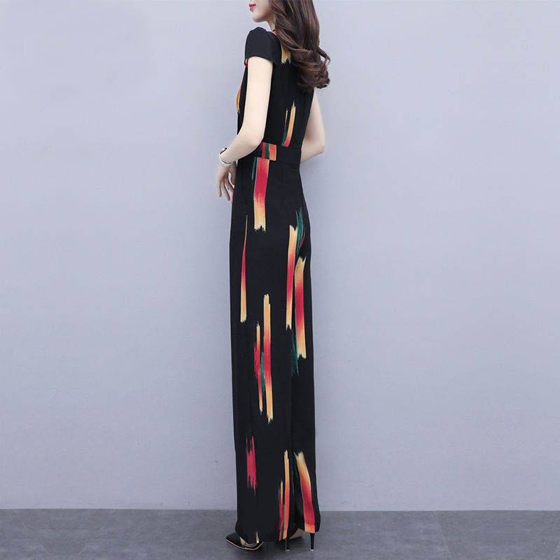 Jumpsuit Màu Đen Cổ Chữ V Ống Rộng Lưng Cao In Hoạ Tiết Trẻ Trung Năng Động