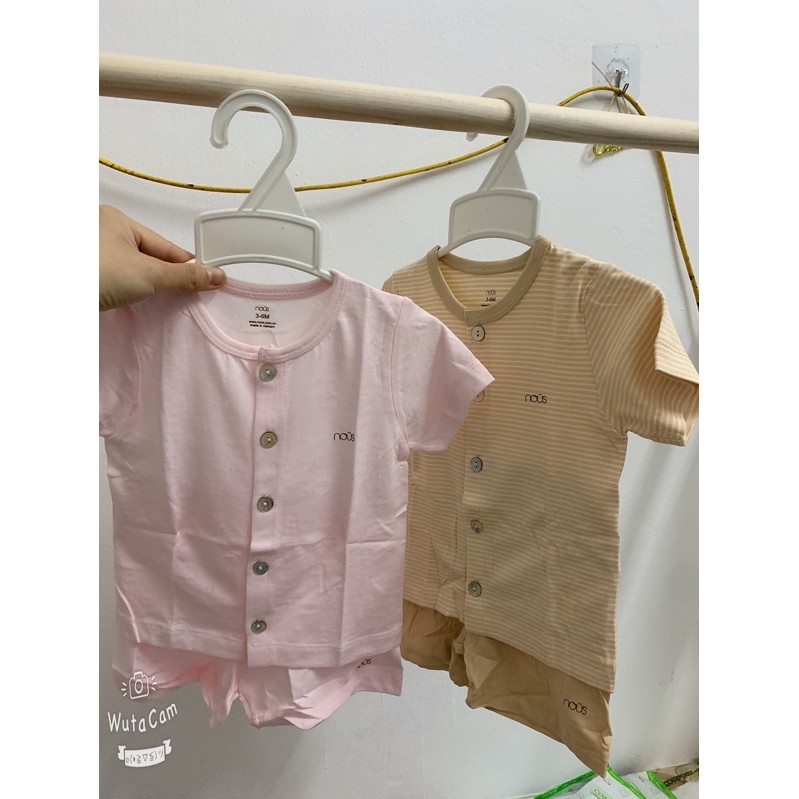 Bộ cộc tay cúc giữa Nous