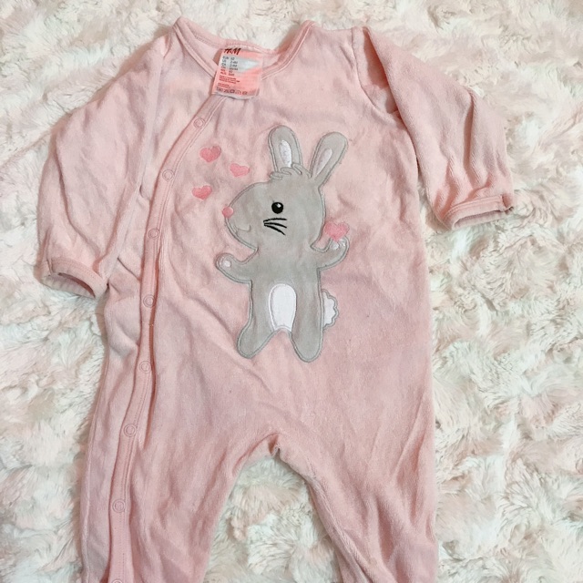 Thanh lý bộ body thỏ HM bé 2-4 M