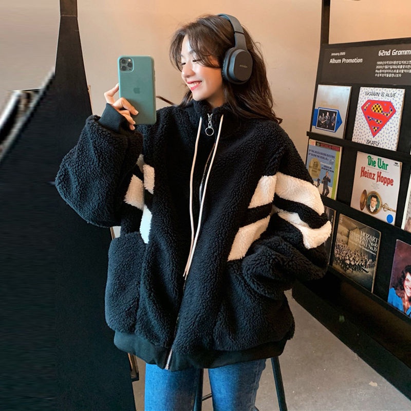 Áo khoác len lông cừu tay dài dáng rộng kẻ sọc màu đen thời trang cho nữ