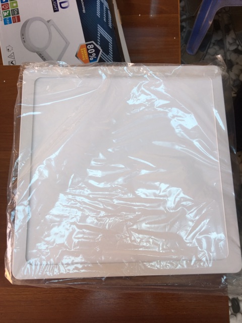 Đèn led ốp nổi vuông, tròn 24w ánh sáng trắng tomoki