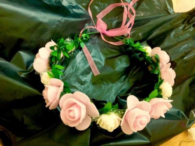 Vòng hoa kỷ yếu