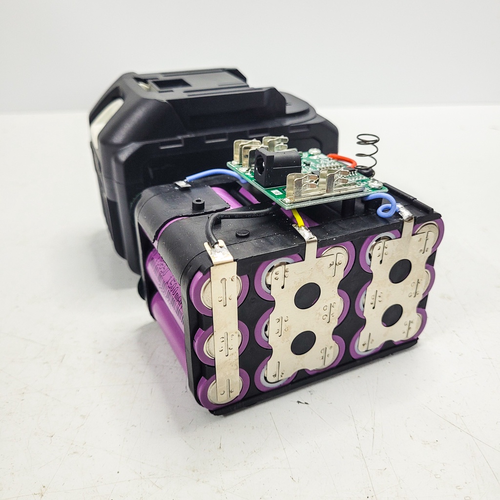 Pin MAKITA 15 Cell Đóng Sẵn vỏ chống va đập K-MAX dung lượng cao - Bảo Hành 6 Tháng