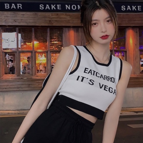 【ZHELIHANGFEI】 / Áo Thun Thể Thao Sát Nách Ôm Dáng Hở Rốn Bằng Lụa Lạnh In Chữ Phong Cách Hong Kong Quyến Rũ Cho Nữ