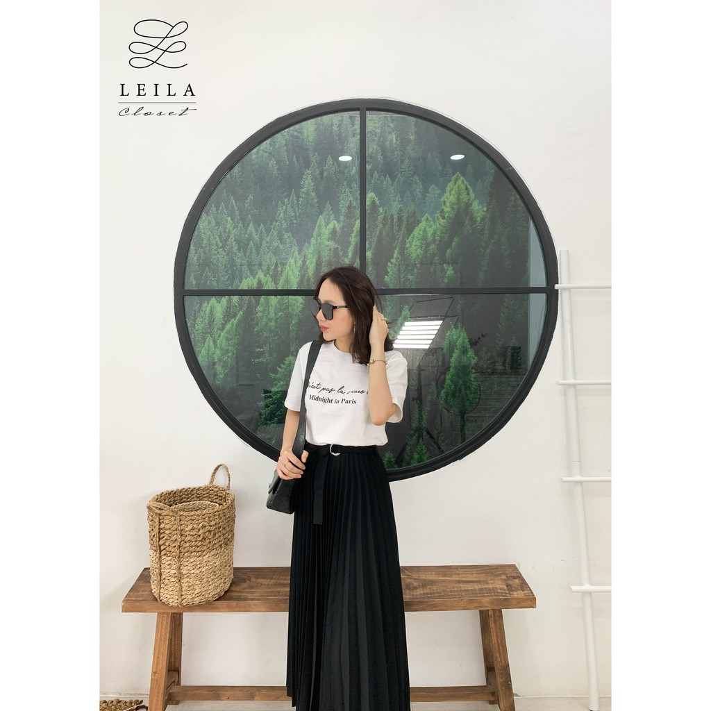 Chân váy midi dập ly Leila Closet.