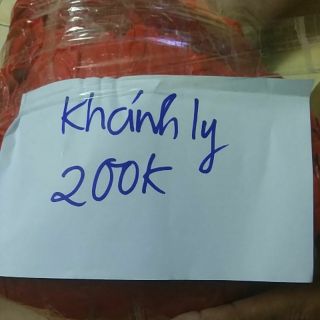 Quần áo của bạn Khánh Ly