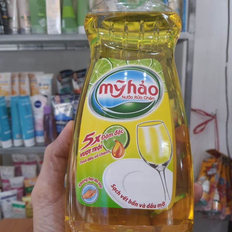 Nước rửa chén Mỹ Hảo 5X đậm đặc tinh dầu vỏ chanh chai 750g.