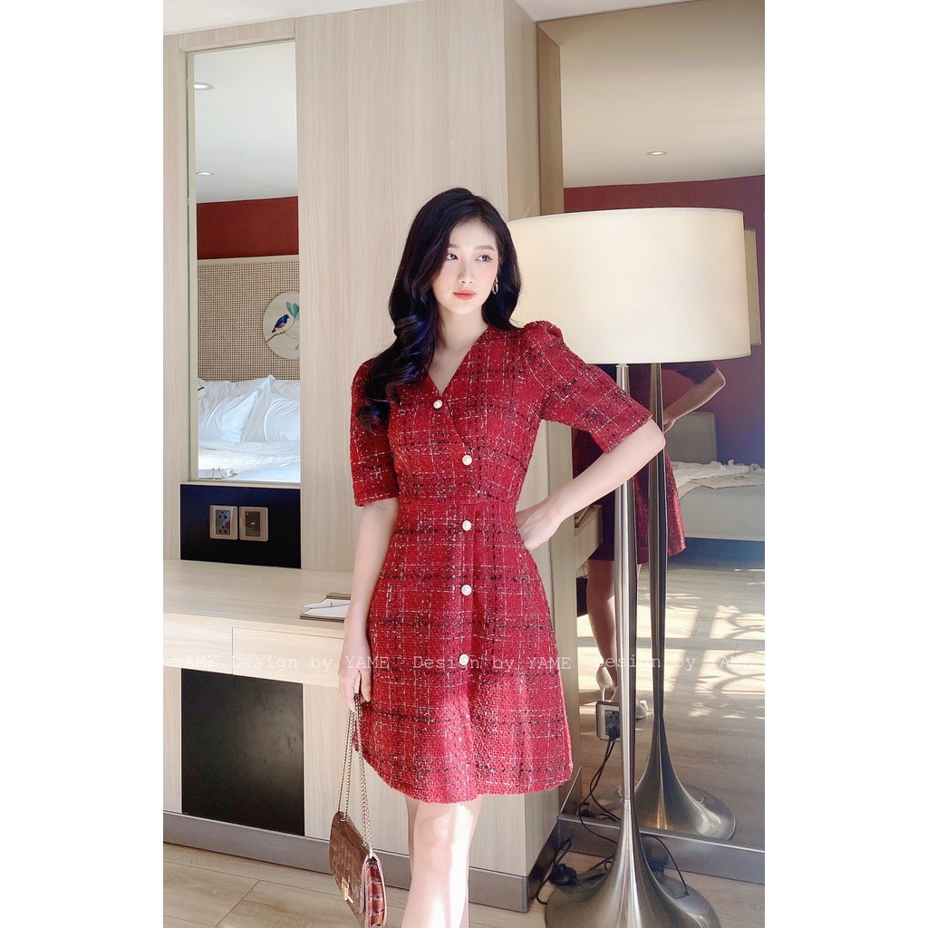 Váy đầm dạ tweed ngắn tay màu đỏ cúc lệch cổ V YAME