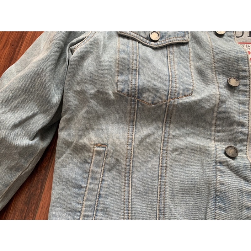Khoác jeans lổi bẩn nhẹ