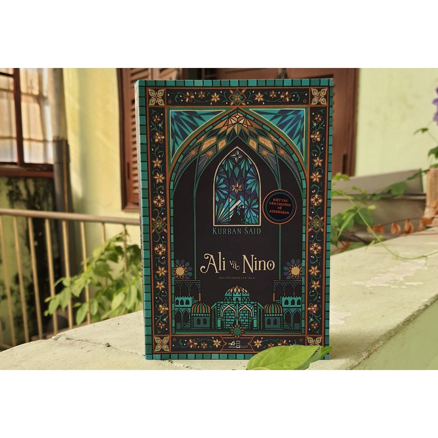 Sách - Ali Và NiNo (Kiệt Tác Văn Chương Về Azerbaijan)