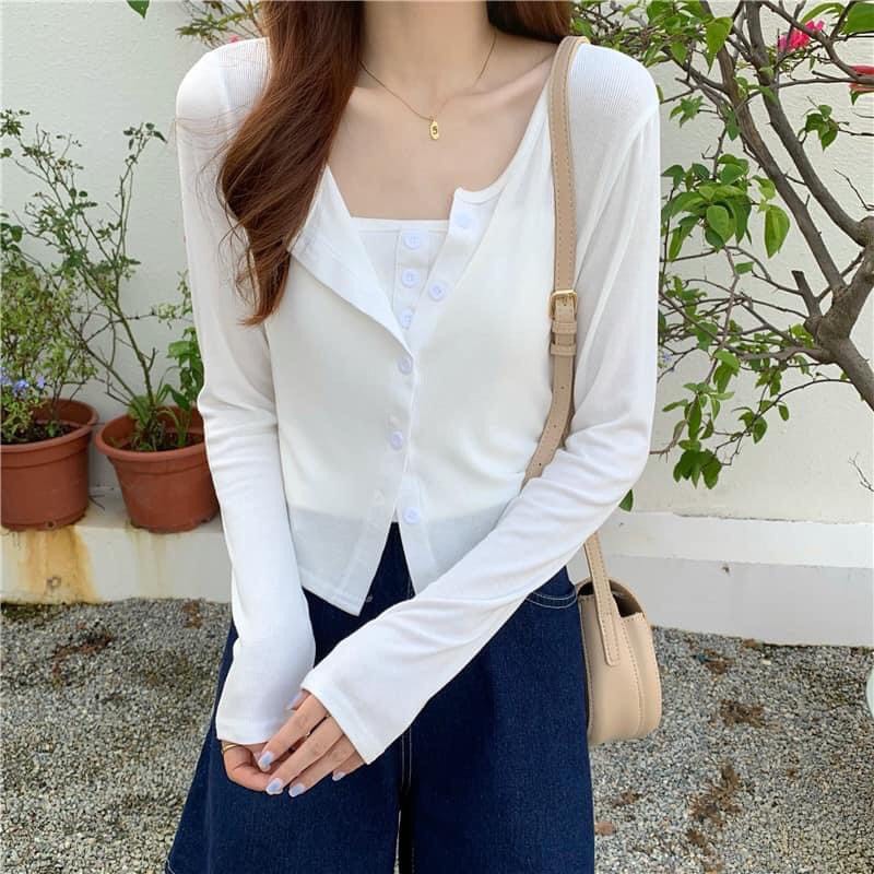 Set áo khoác cardigan len dài tay tặng áo hai dây 3 màu trắng, đen, xám, chất vải mềm mịn Nhungkudo