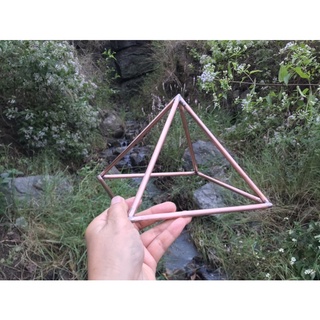 Kim Tự Tháp Đồng đỏ nguyên chất 18cm