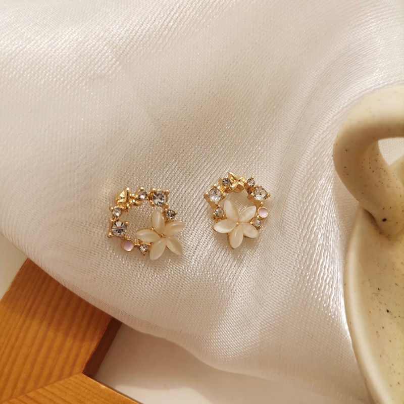 Khuyên tai bông tai Little Flower chuôi đeo bạc 925 - Mee Store meestore trang sức