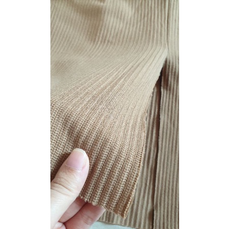 2hand- Chân váy mùa lạnh xẻ sau