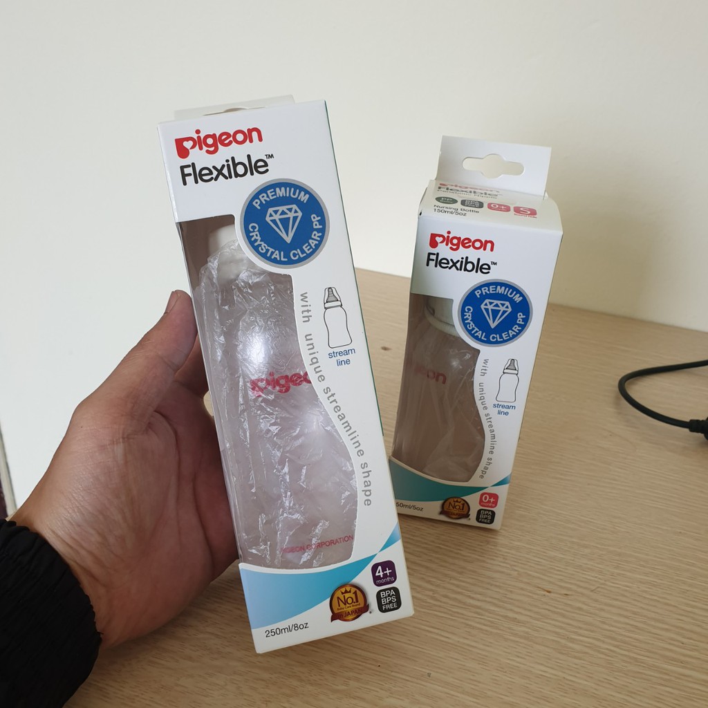 Bình sữa Pigeon Streamline 150ml / 250ml, chất liệu nhựa PP cao cấp không chứa BPA Free.