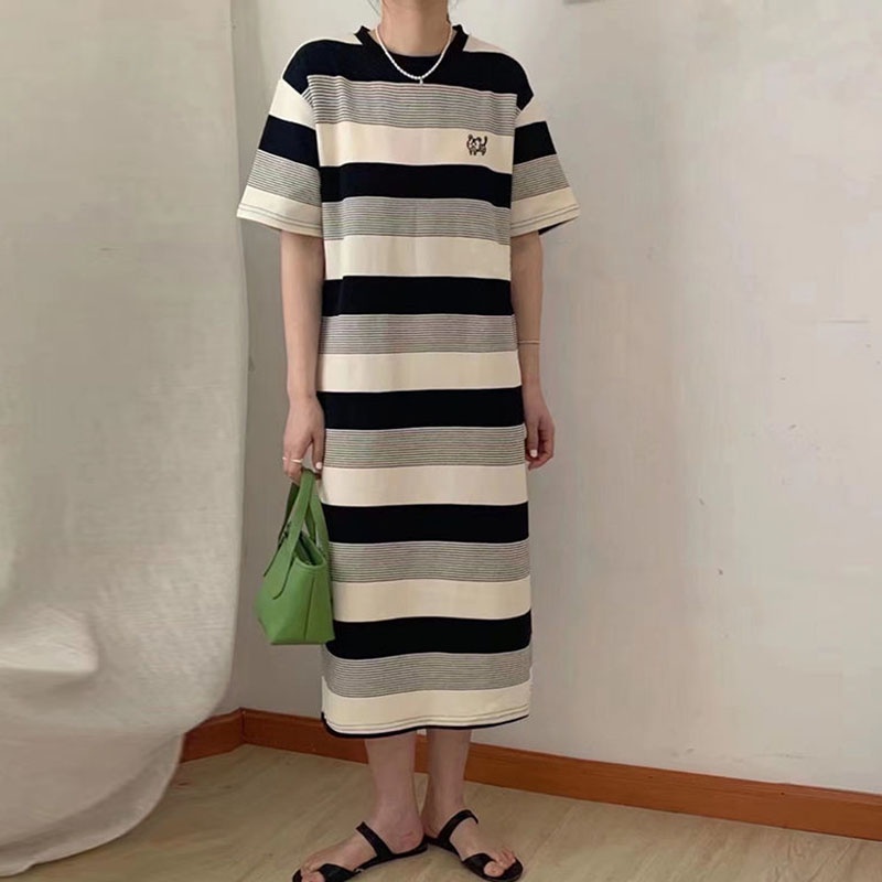 Đầm IELGY mỏng dáng rộng xẻ tà hoạ tiết kẻ sọc cổ điển cho nữ