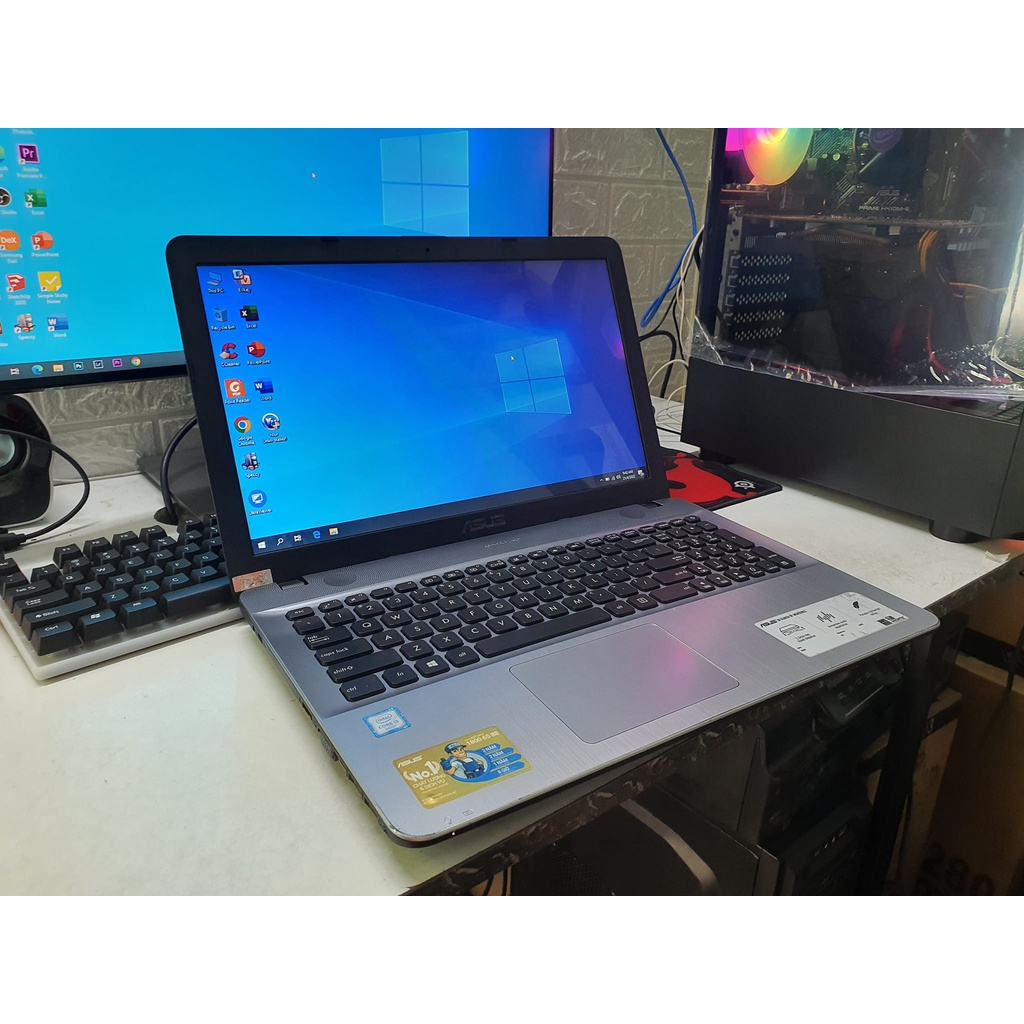 Bán Laptop Asus X541 Core i7 7500U SSD 128GB VGA Rời