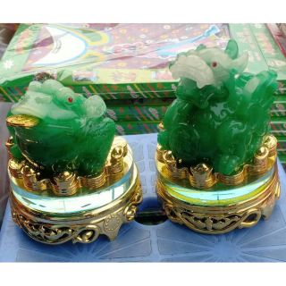 Tỳ hưu cóc ngậm tiền vàng xoay phong thủy tài lộc