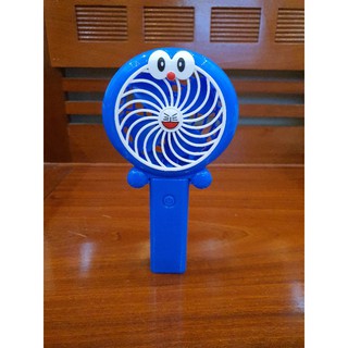 Quạt mini cầm tay Doremon chạy pin