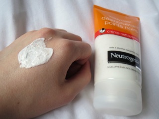 Sữa rửa mặt Neutrogena Visibly Clear Desincrustant Points Noirs