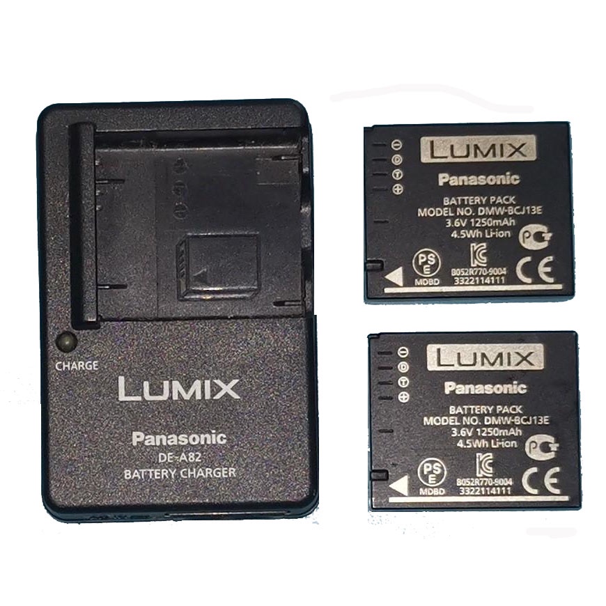 Sạc máy ảnh Panasonic DE-A82  - Hàng nhập khẩu