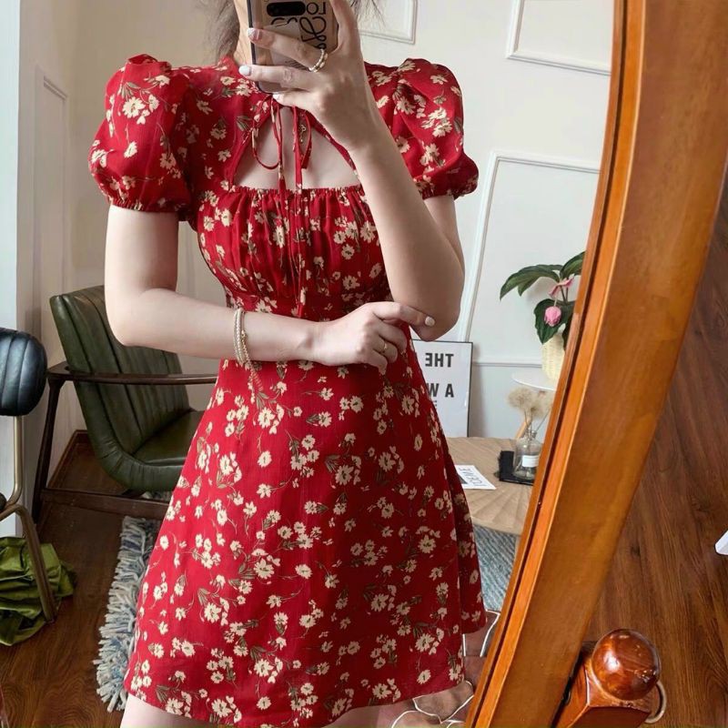 Đầm hoa nhí cắt ngực