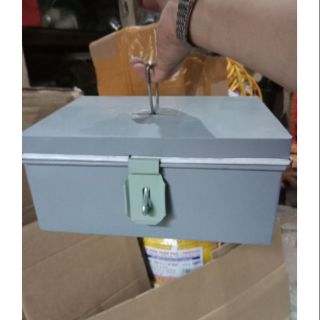 Hòm tôn ( KT 27*17*13cm)  - tặng kèm khóa bé