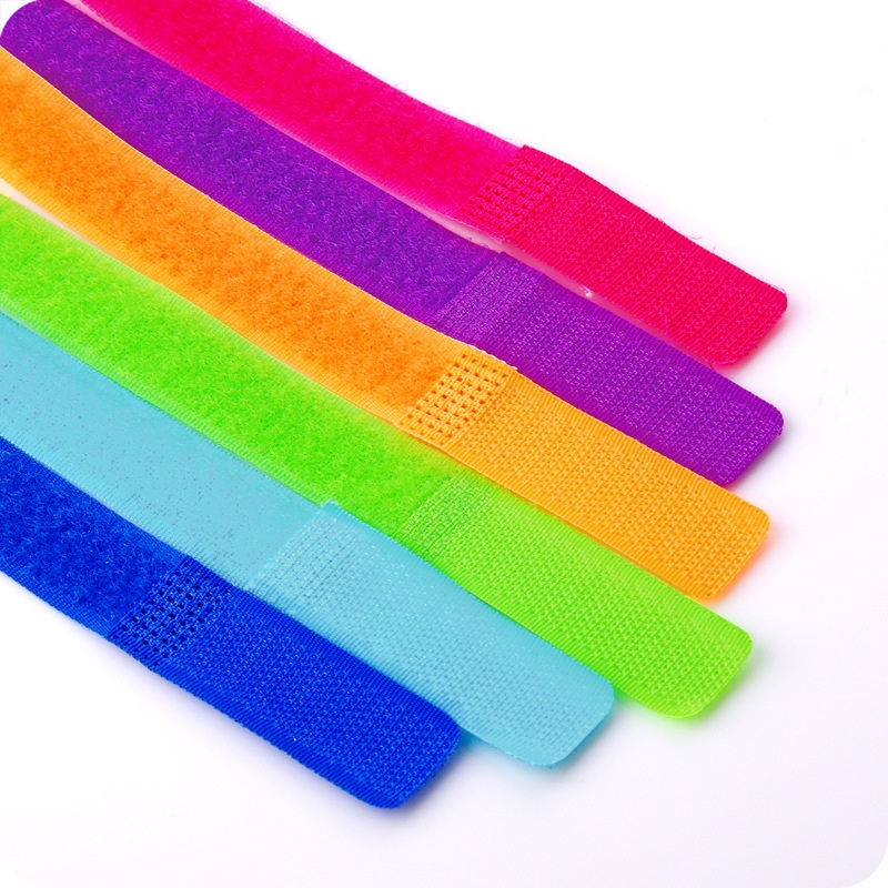 Set 4 Kẹp Giữ Dây Cáp / Tai Nghe / Dây Cáp USB Bằng Nylon Thông Dụng