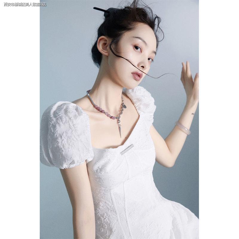 Đầm công chúa tay phồng cổ vuông phong cách cổ điển