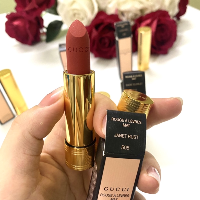 Son lì Gucci Rouge à Lèvres vỏ vàng