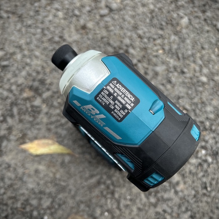 Máy bắt vít pin Makita XDT16 USA thân máy