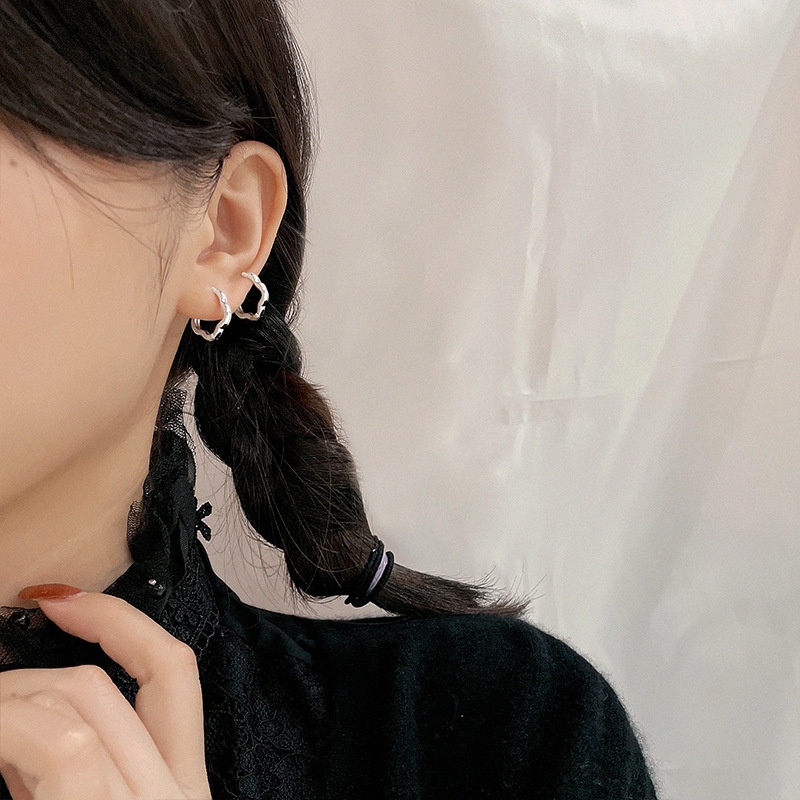 Khoen tai hoa mạ bạc xinh