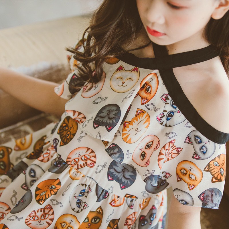 Váy xòe trễ vai họa tiết mèo xinh xắn, chất vải cái Hàn cho bé gái Kiddysun V21