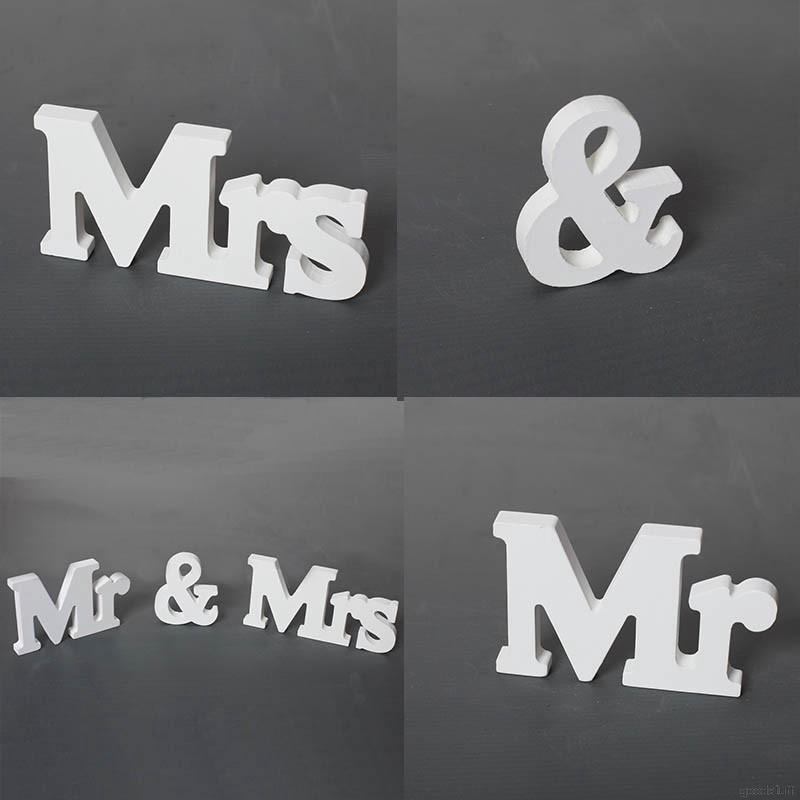 3 chữ Mr &amp; Mrs dùng trang trí bằng gỗ