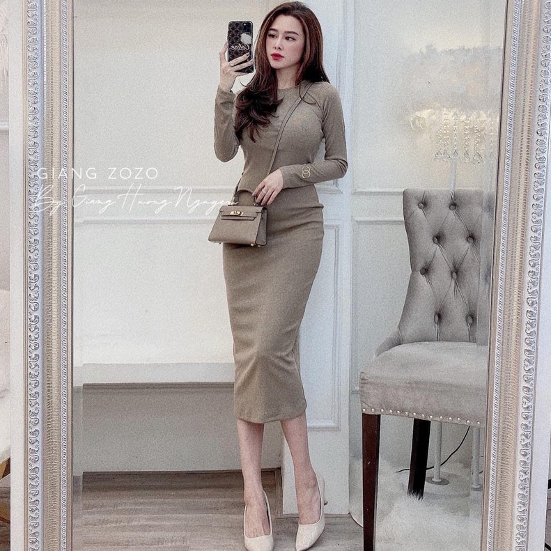 Đầm body len tăm dài tay xẻ tà | BigBuy360 - bigbuy360.vn