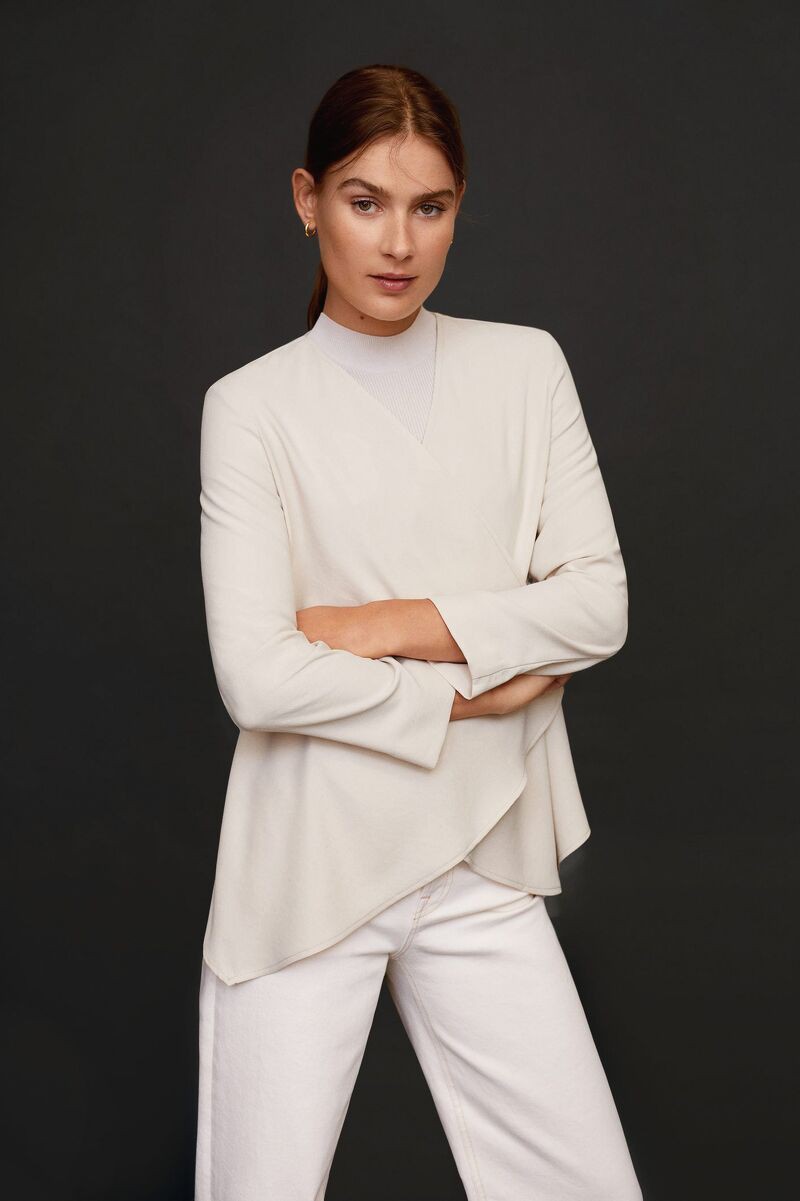 Áo khoác nhẹ, không nút, tay dài MNG | BigBuy360 - bigbuy360.vn