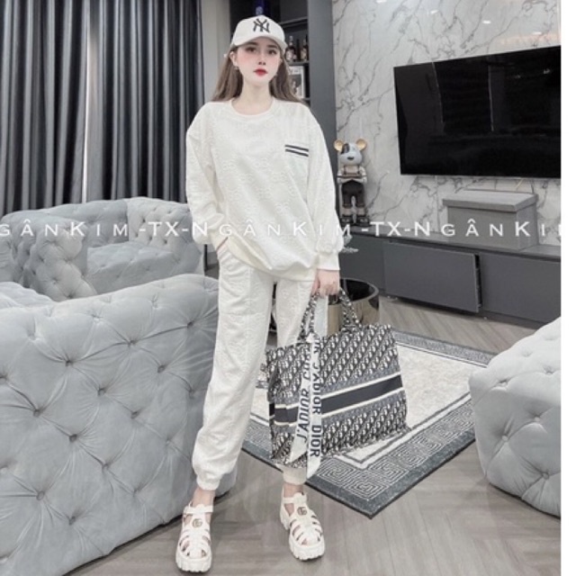 Bộ thể thao dập nổi chữ BB