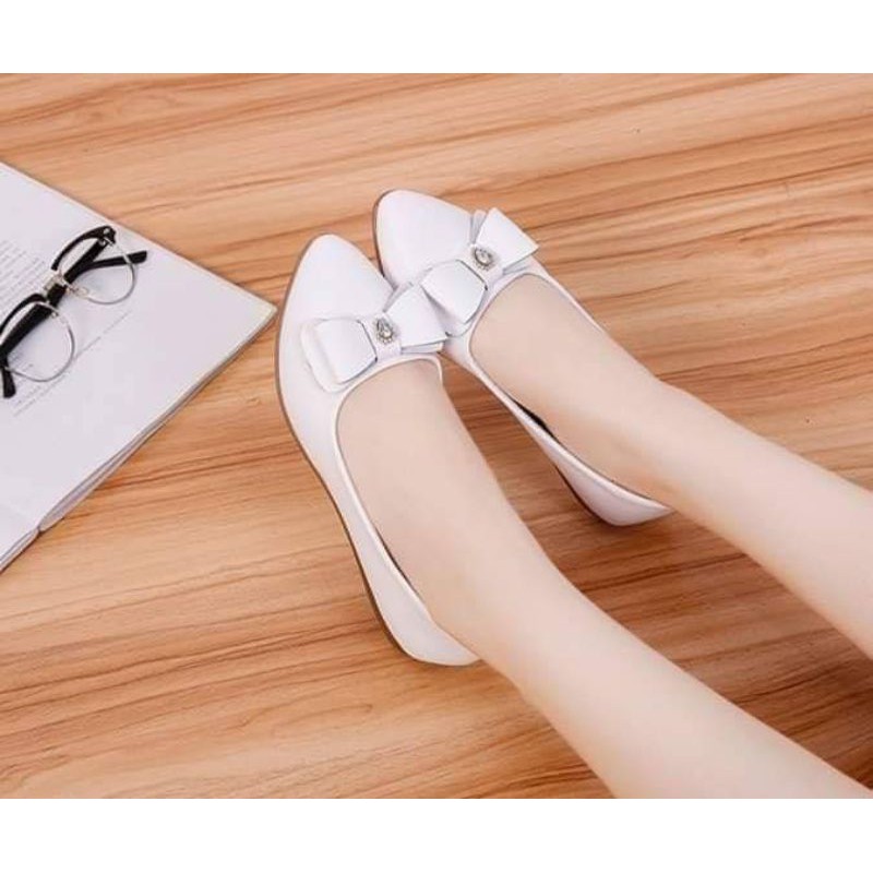 Giày búp bê nữ da mềm đế cao 2cm đen trắng kem