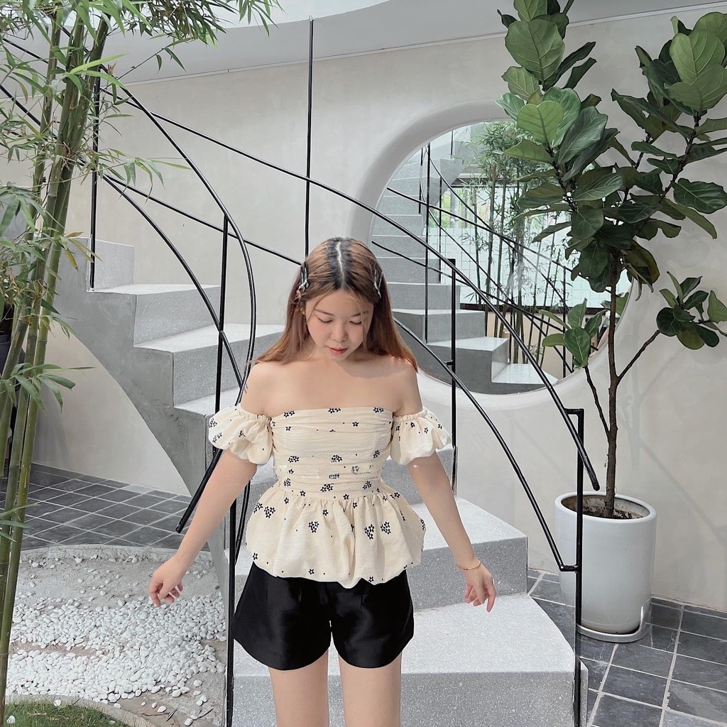 Áo trễ vai hoa chun tay bồng phong cách tiêu thư AURORA