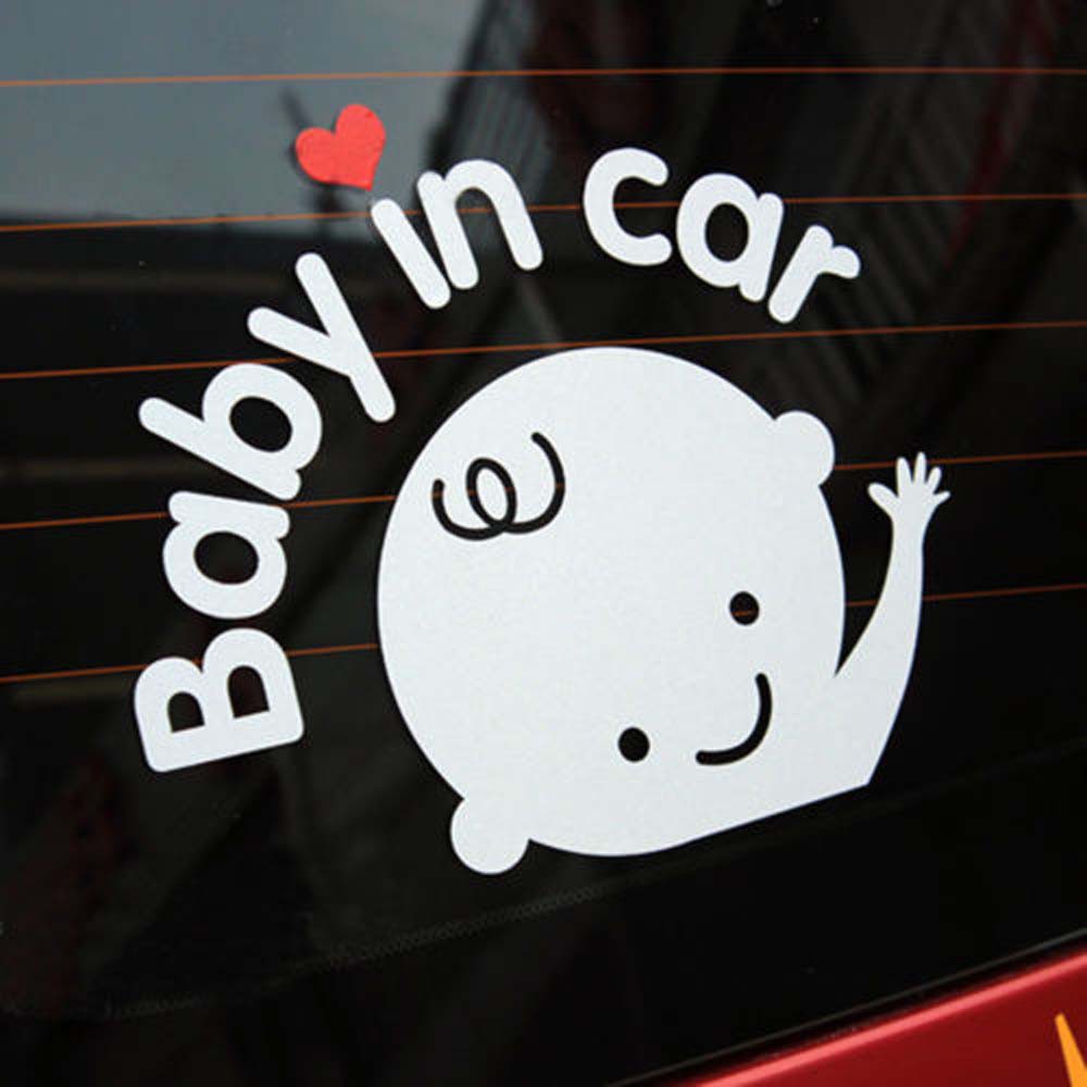 Hình dán em bé trên xe dễ thương trang trí xe hơi