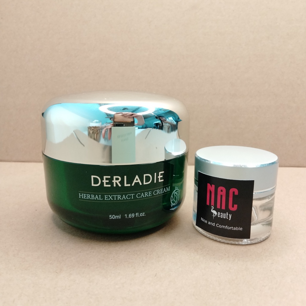 Kem Dưỡng Tràm Trà Giảm Mụn Kiềm Dầu 12 Giờ DERLADIE Herbal Extract Care Cream 50ml