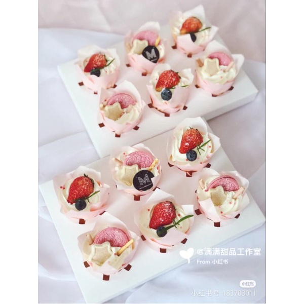 Bánh Oreo hồng nhân dâu