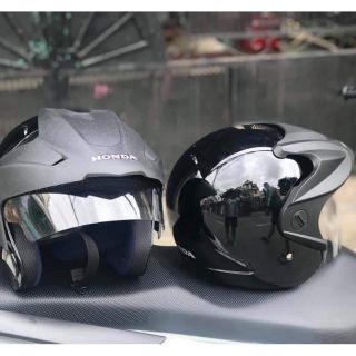 NÓN BẢO HIỂM Moto HONDA
 có kiểu dáng rất trẻ trung năng động và đẹp mắt.