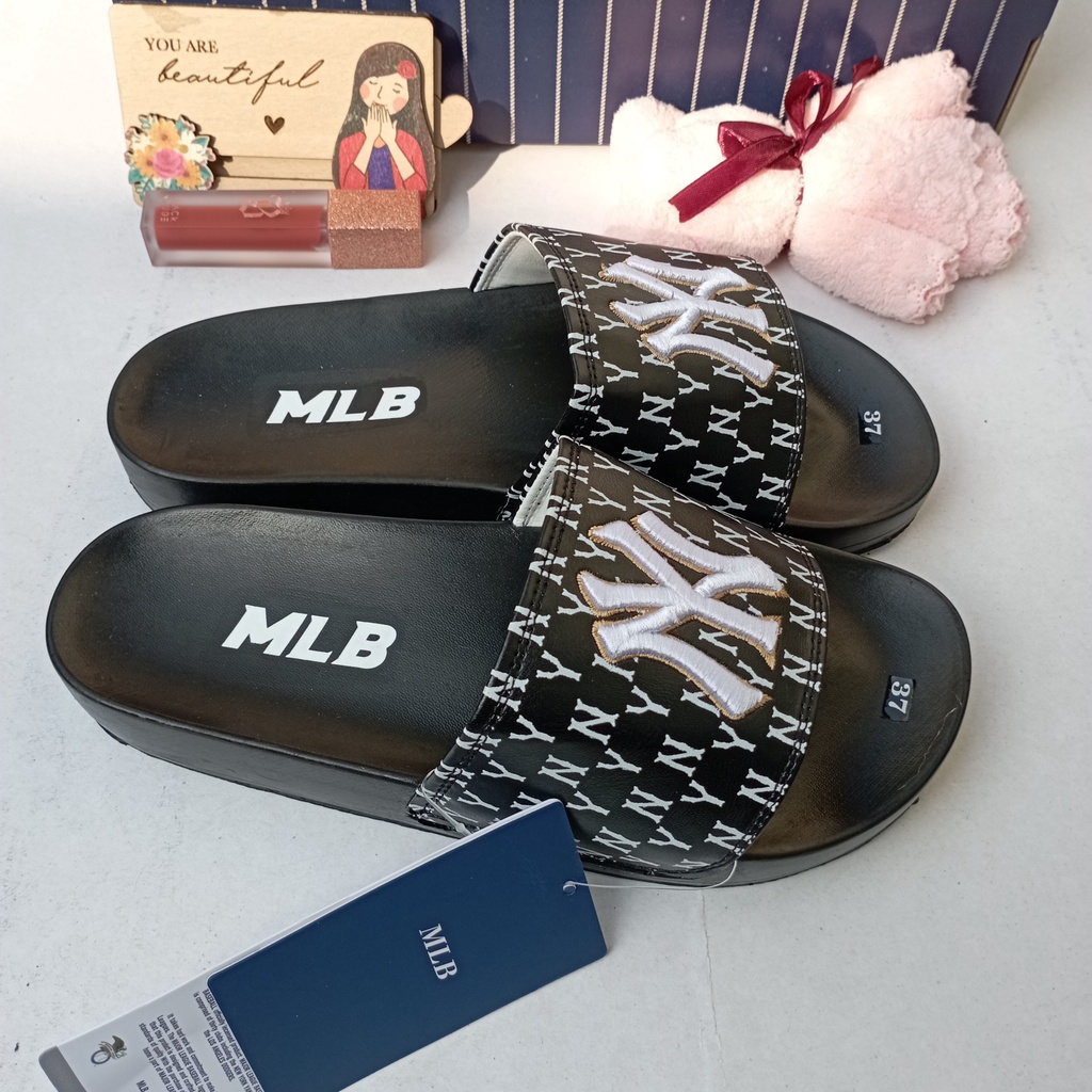 [FREESHIP + Tặng hộp] Dép Unisex MLB NY Đen Chữ Thêu Nổi Êm Chân  Dép NY Quai Ngang Nam Nữ