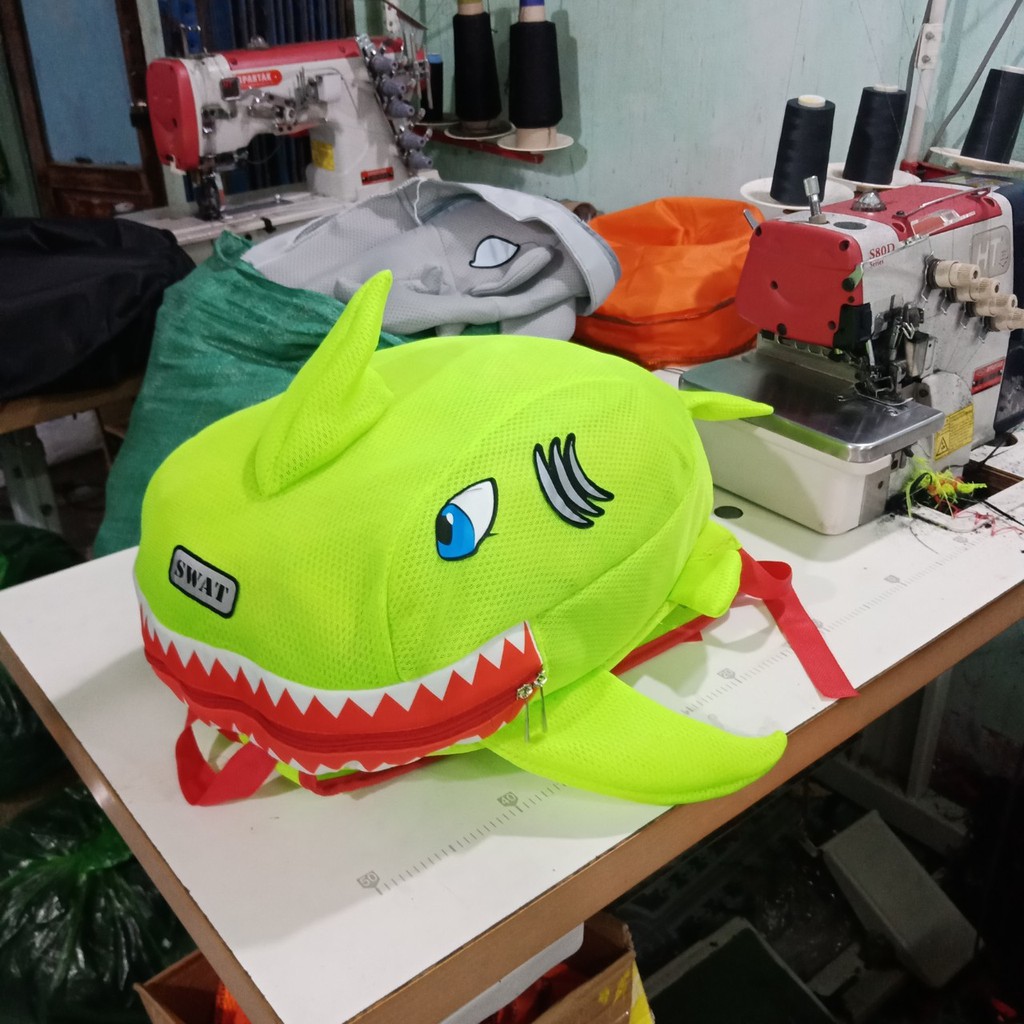 Balo Baby Shark xanh dạ quang siêu dễ thương