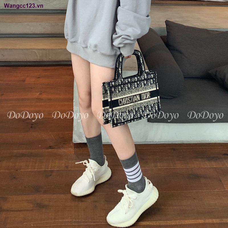Vớ cotton cổ ngắn họa tiết kẻ sọc ngang thời trang thu đông cho nữ