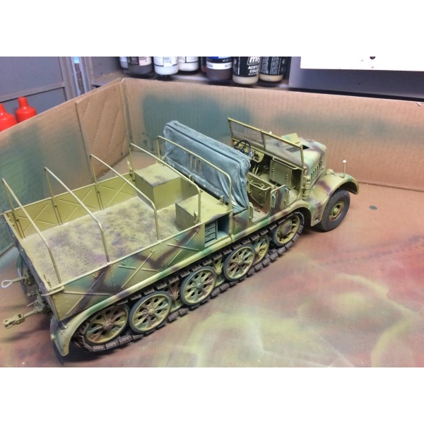 Mô hình xe quân sự Đức GERMAN 18 TON HEAVY HALF-TRACK FAMO and TANK TRANSPORTER Sd.Ah.116 TAMIYA 35246-mô hình trưng bày