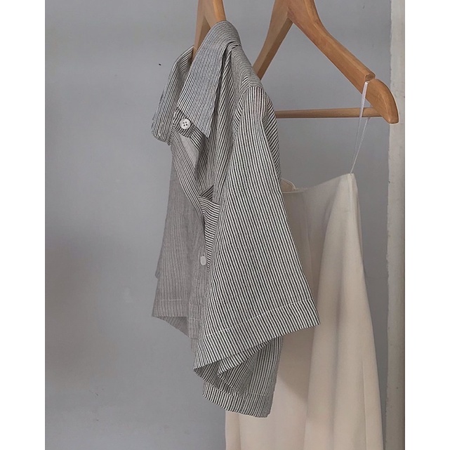 Áo sơ mi cropto form rộng sọc