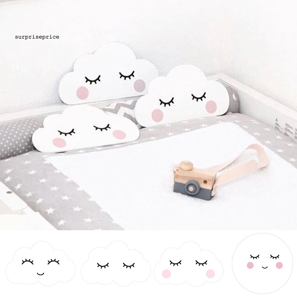 Miếng dán tường hình đám mây và mặt trăng bằng gỗ tiện dụng