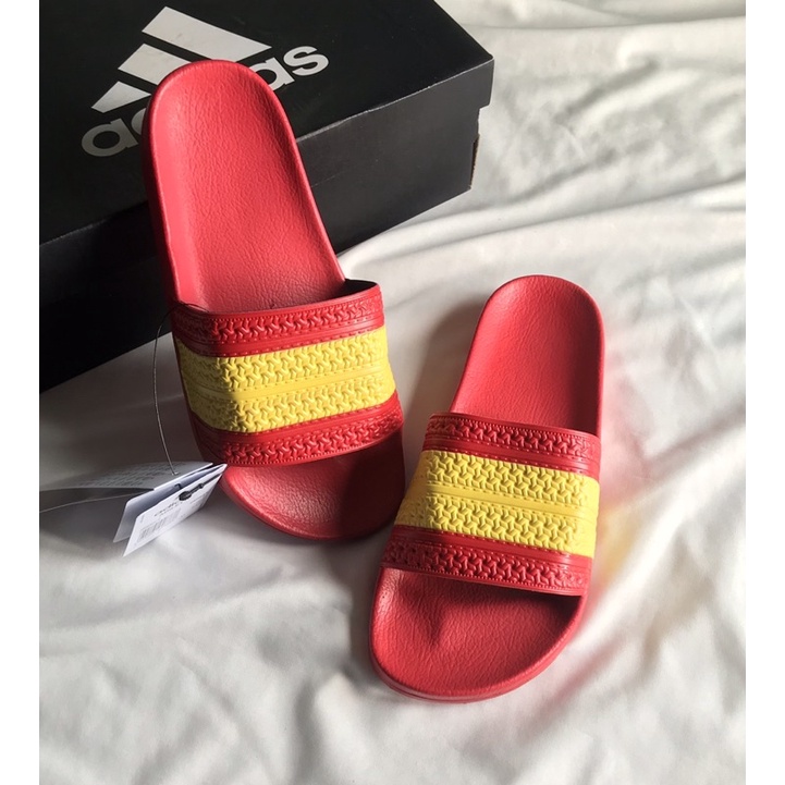 Dép nam - dép quai ngang ITALY Đế Màu Đỏ Cờ Tây Ban Nha | dép bánh mì Adilette Nam Nữ